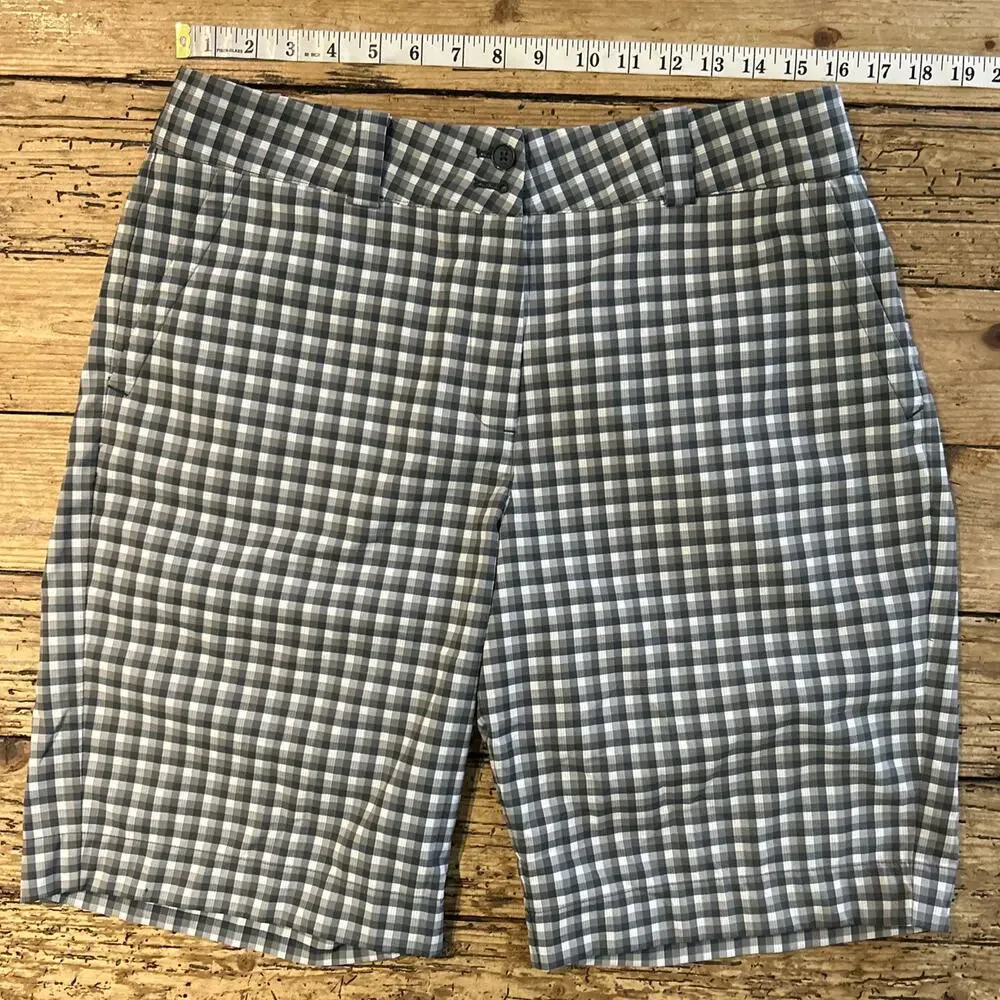 Nike Golf Women’s Gray Plaid Golf Shorts Size 12